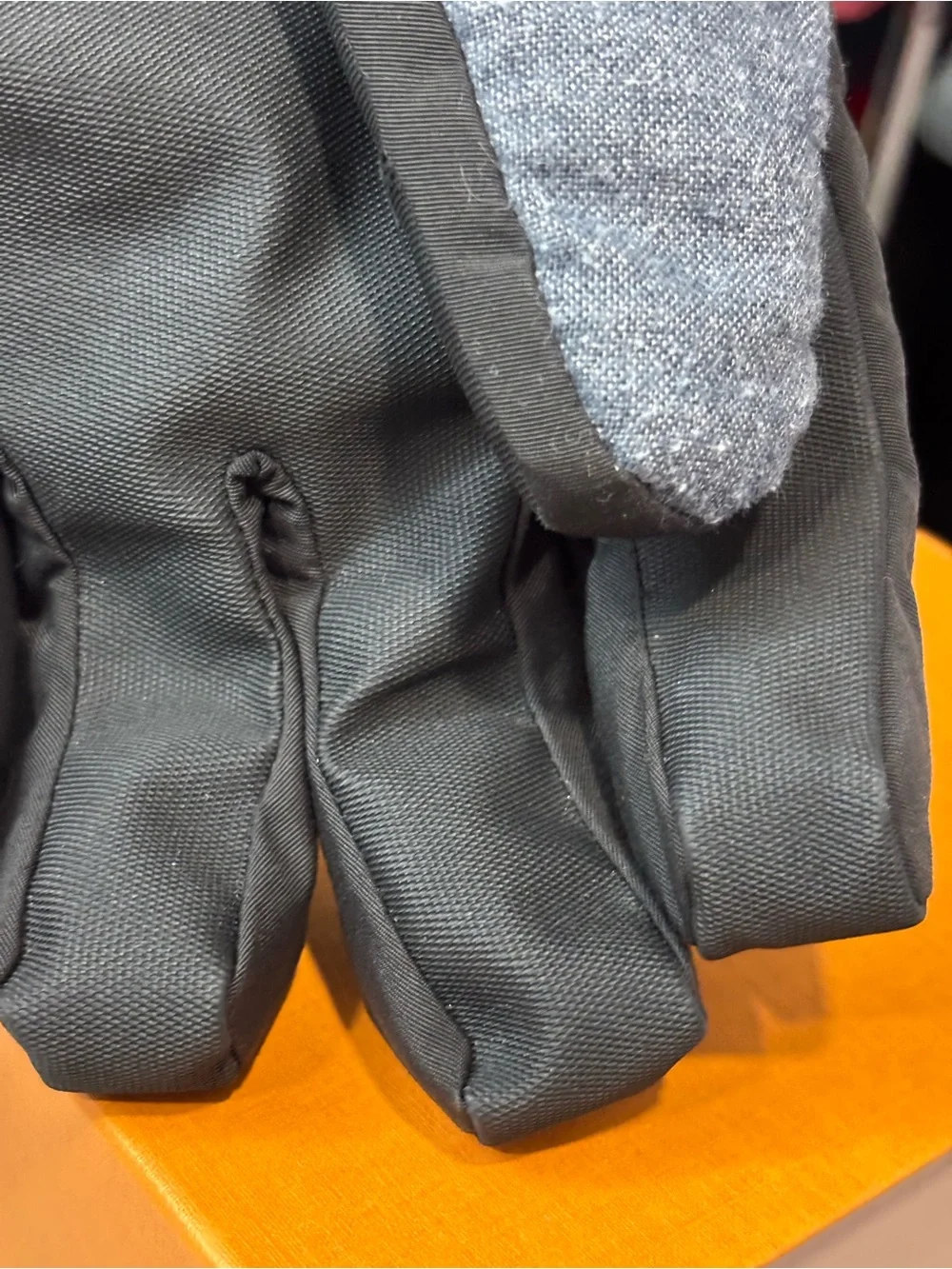 The North Face Men’s Insulated Winter Snow Gloves Gray Black Size Large L
